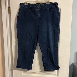 Chico's Blue Ankle Cropped Jeans with Straight Leg Cut